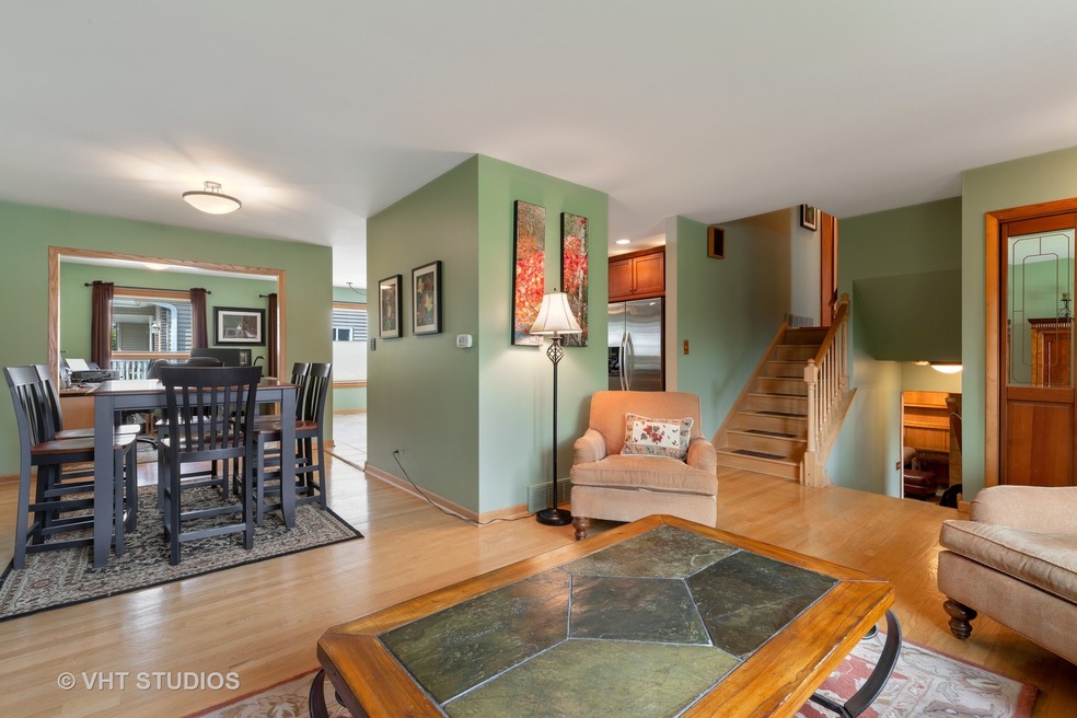 375 E North End Ave, Elmhurst, IL 60126 - photo 1