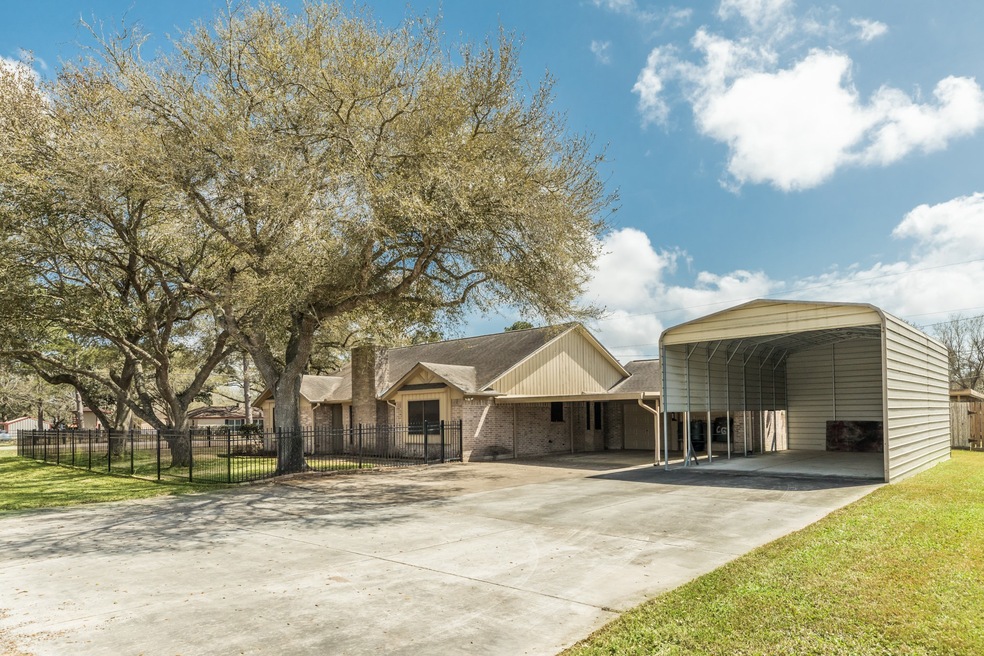 86 Robin Dr unit 350D, Alvin, TX 77511 - photo 1