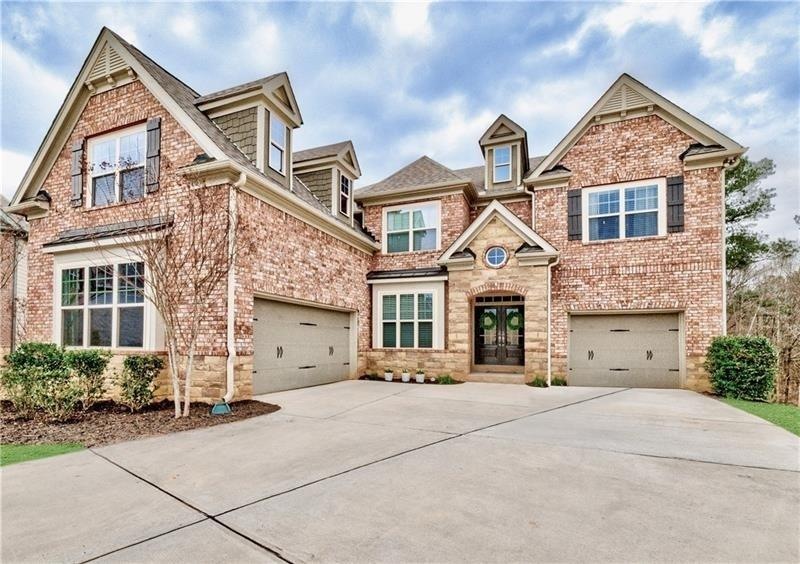 Welcome home to this Beautiful 5 bedroom home in P