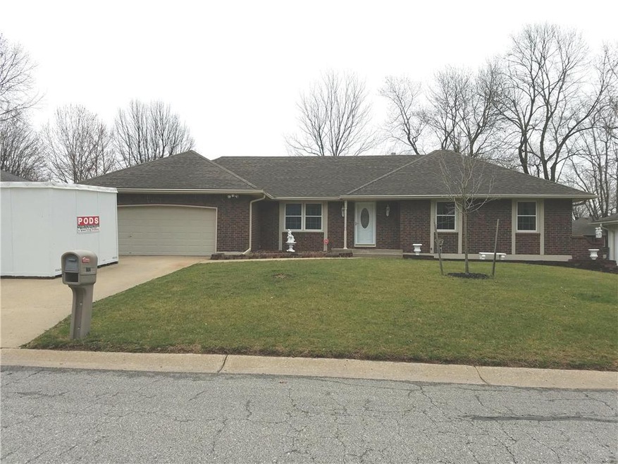 808 NW 12th St, Blue Springs, MO 64015 - photo 1