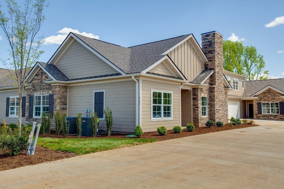 Sold $400,301 • Co-Listing Agent