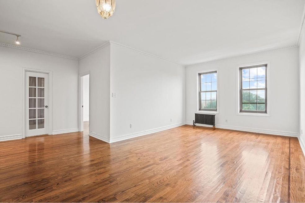 1100 Grand Concourse unit 6-A, Bronx, NY 10456 - photo 1