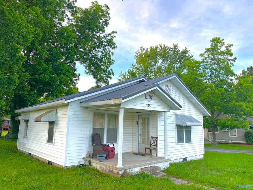 Pending $105,000 • Co-Listing Agent