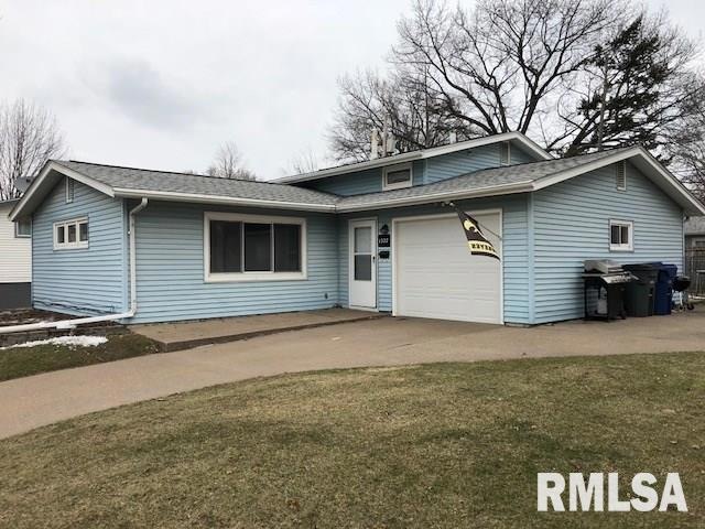 1527 Parklane Dr, Bettendorf, IA 52722 - photo 1