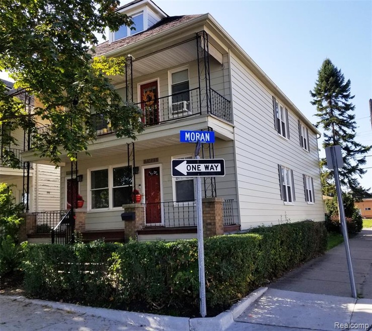 11471 Moran St, HamtraMcK, MI 48212 - photo 1