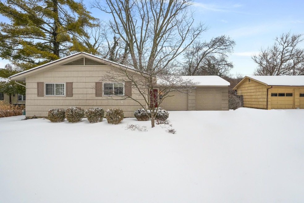 2-web-or-mls-Photo 2-11-22, 07 15 18