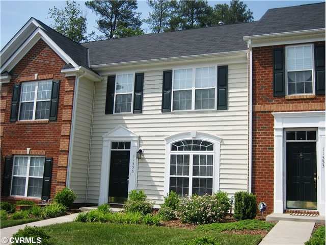 Exterior Front - Pristine 3 bedroom, 2.5 bath town