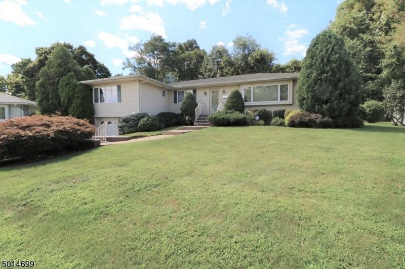 111 Stadtmauer Dr, Clifton, NJ 07013 - photo 1