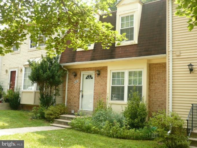 18769 Summer Oak Ct, Germantown, MD 20874 - photo 1