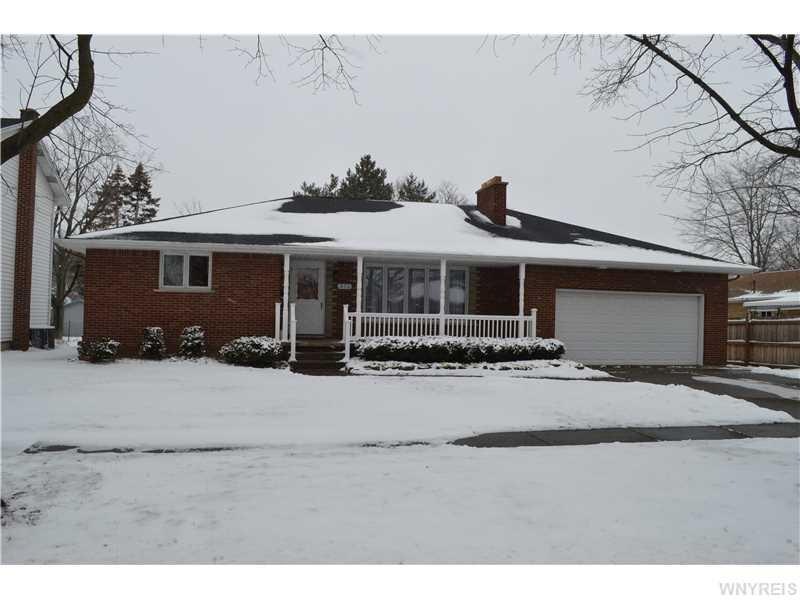 372 Rosebrock St, North Tonawanda, NY 14120 - photo 1