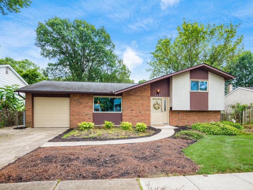 4949 Comstock