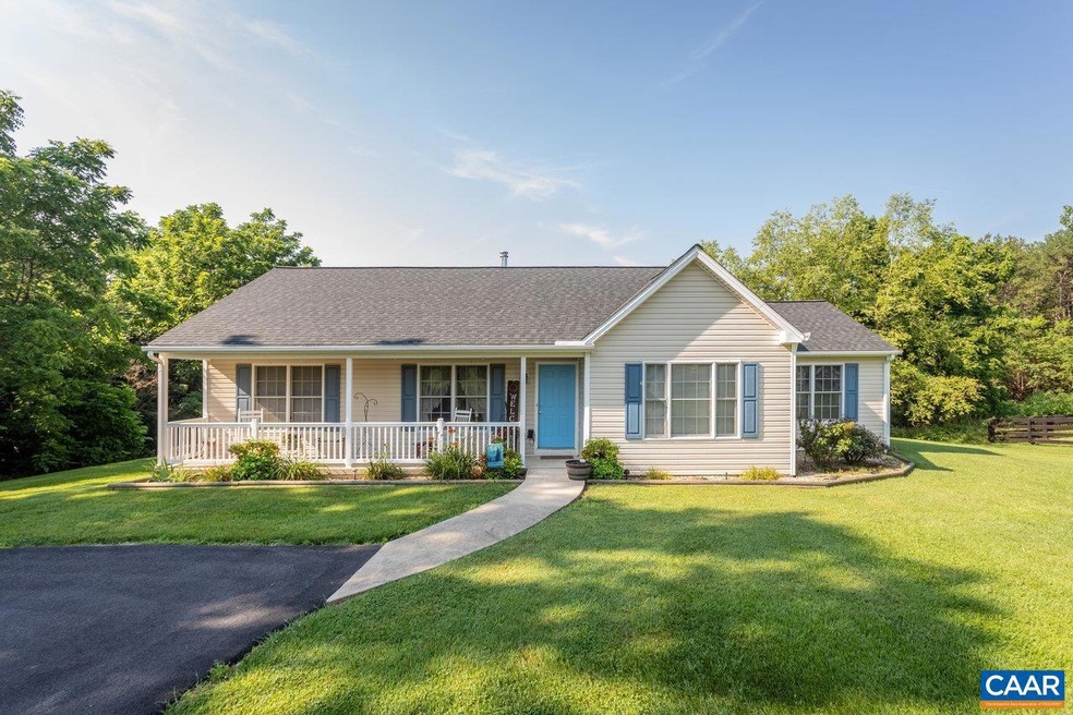 391 Hermitage Rd, Staunton, VA 24401 - photo 1