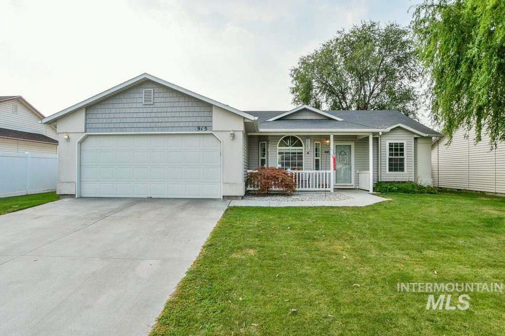 915 W Georgia Ave, Nampa, ID 83686 - photo 1