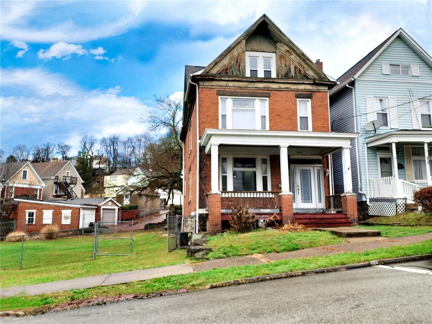 Welcome to 626 3rd St. 3 Beds 2 baths.  3rd floor