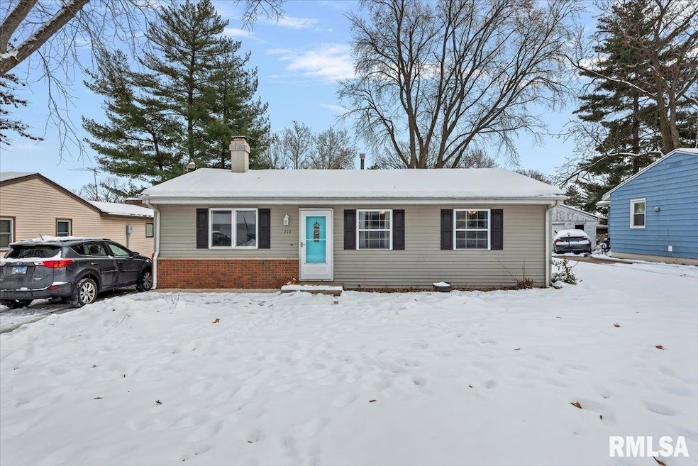 212 S 3rd St unit 1, Riverton, IL 62561 - photo 1