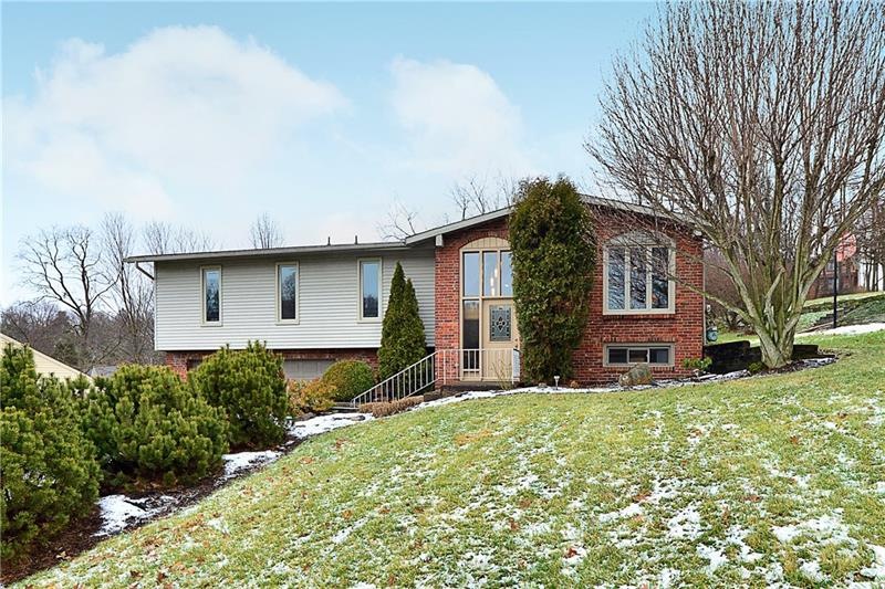 Welcome to 2479 Southvue Drive! This pristine 3-4 