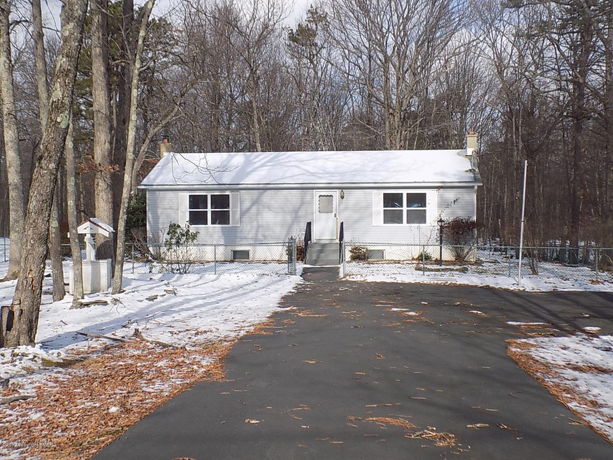 147 Privet Ln, Milford, PA 18337 - photo 1