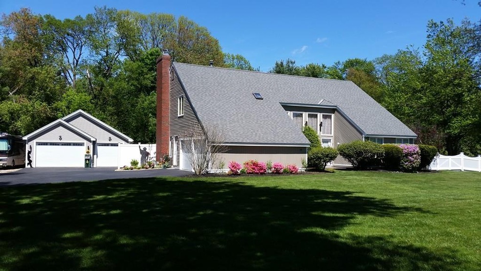 24 Causeway St, Hudson, MA 01749 - photo 1