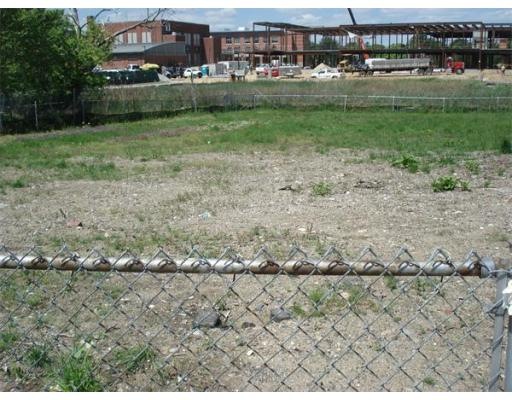 124 Mayor Thomas j Mcgrath Hwy, Quincy, MA 02169 - photo 1