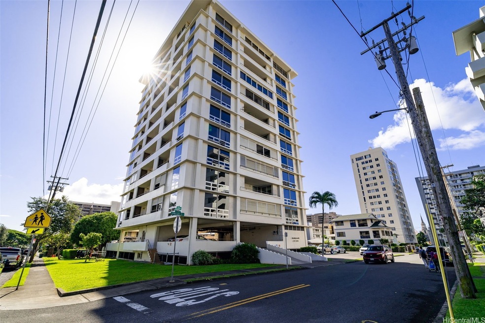 Welcome to Manoalani, a boutique building in the h