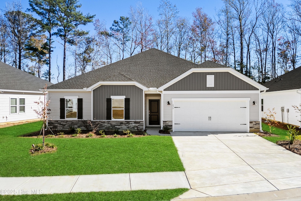 635 Blackthorne Circle NW Exterior