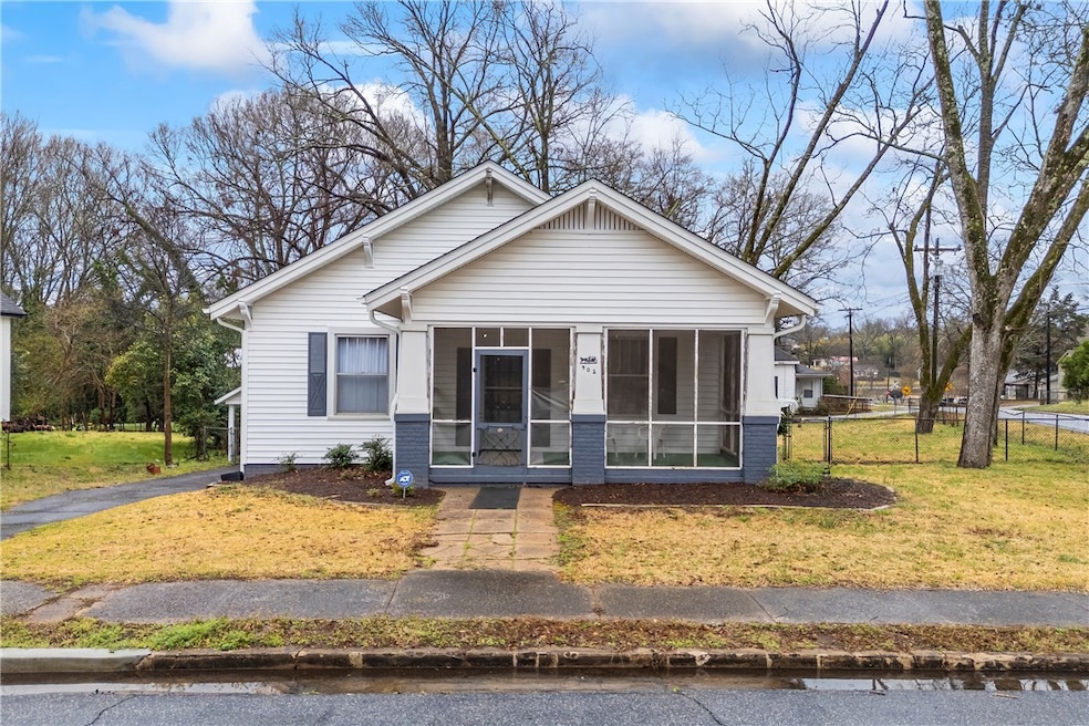 902 E Whitner St, Anderson, SC 29624 - photo 1