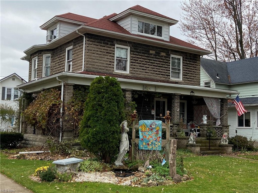 Corner lot - Front of house