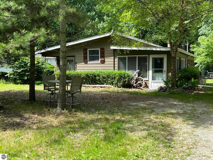 4961 E Michigan Ave, Au Gres, MI 48703 - photo 1