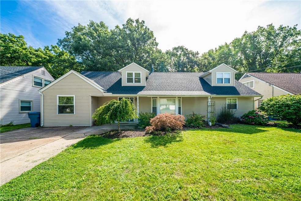 638 Irving Park Blvd, Sheffield Lake, OH 44054 - photo 1