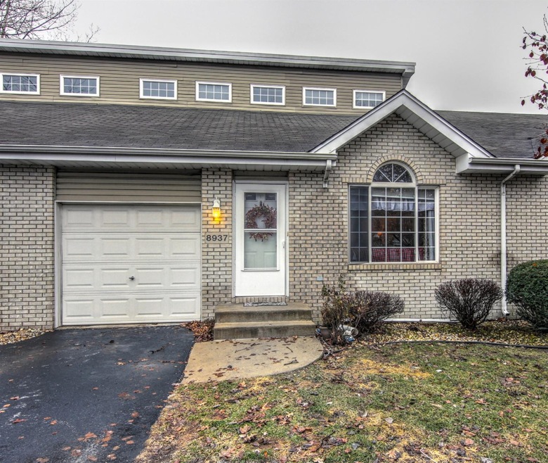 8937 Price Cir, Highland, IN 46322 - photo 1