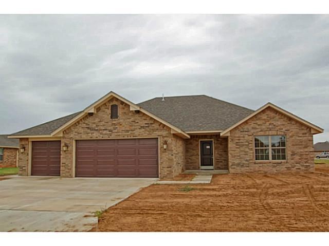 1958 Timber Dale Dr, Shawnee, OK 74804 - photo 1