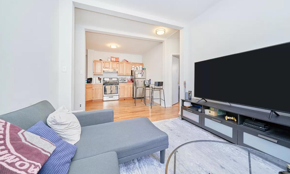 364 W 36th St unit 1 A, New York, NY 10018 - photo 1