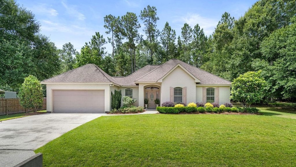 Welcome Home! 113 Eagle Landing is a beautifully m