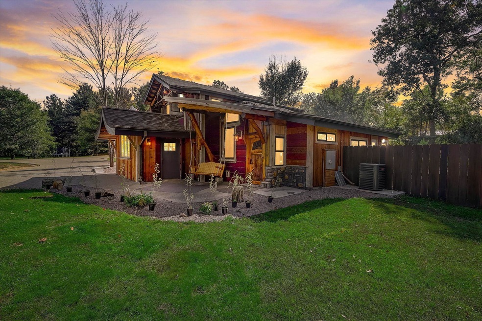 605 W Greentree Trail, Muscoda, WI 53573 MLS 1965793