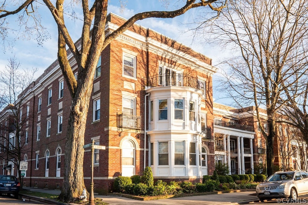 Welcome to 501 S Davis Avenue