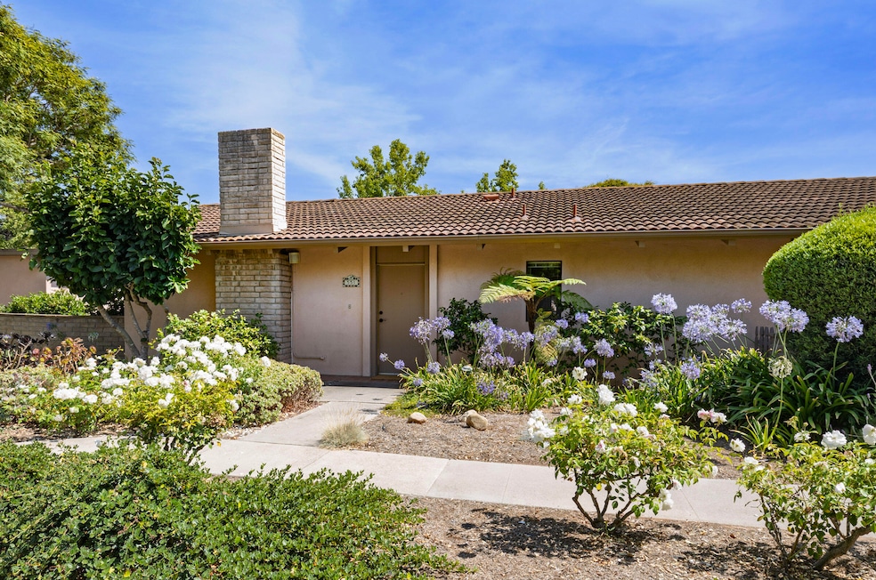 551 N La Cumbre_0005