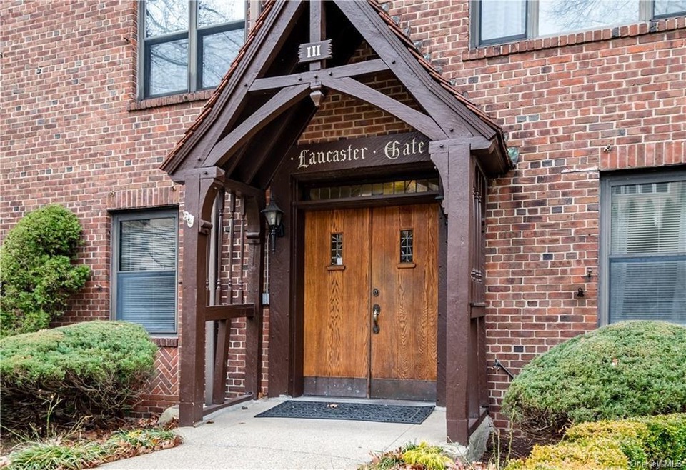 111 Sagamore Rd unit D, Tuckahoe, NY 10707 - photo 1