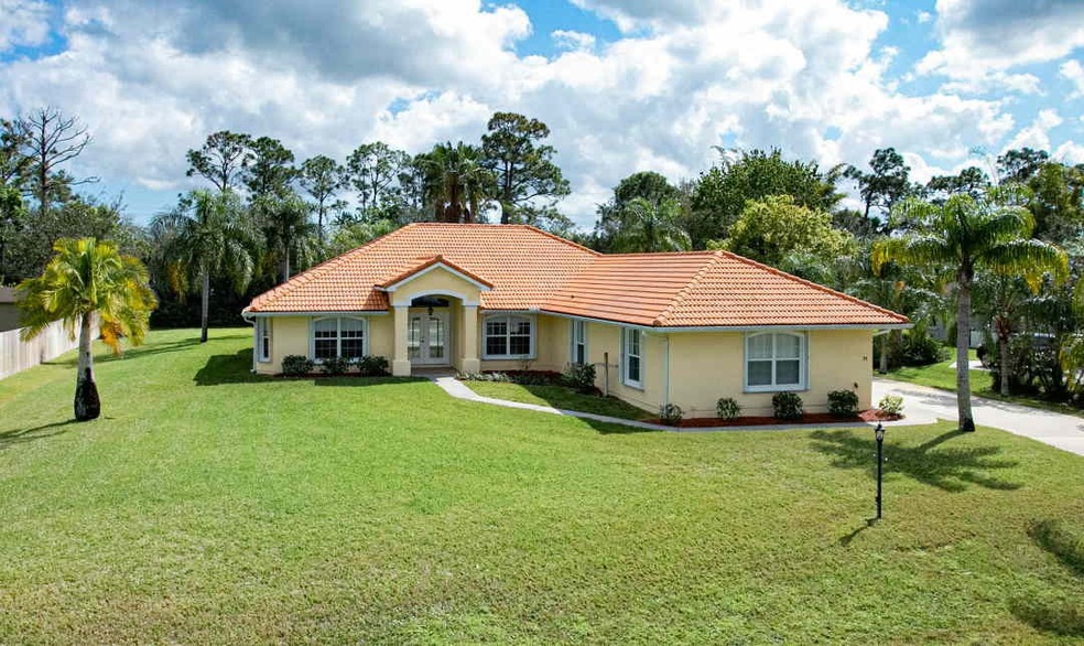 11 W End Ln, Sebastian, FL 32958 - photo 1