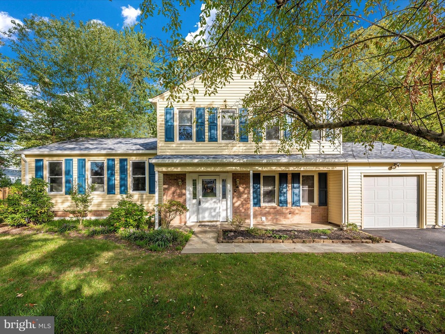 17309 Hoskinson Rd, Poolesville, MD 20837 - photo 1