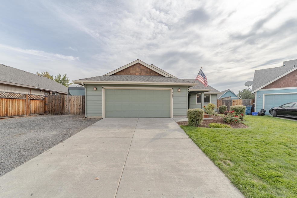 1150 NW 21st Place, Redmond, OR 97756 - photo 1