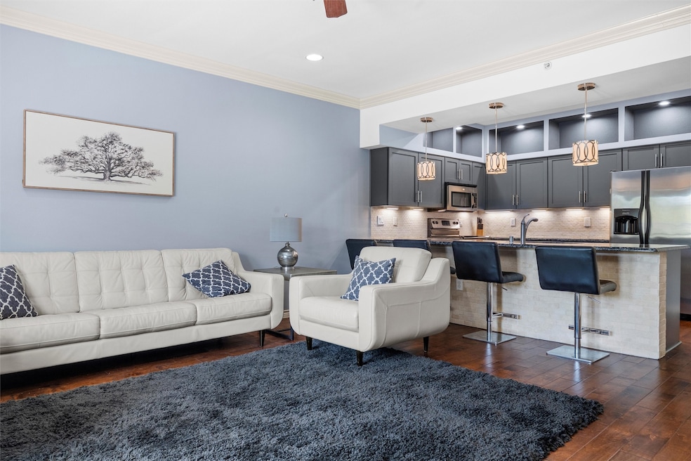 Piazza Siena unit 3306, Dallas, TX 75219 - photo 1