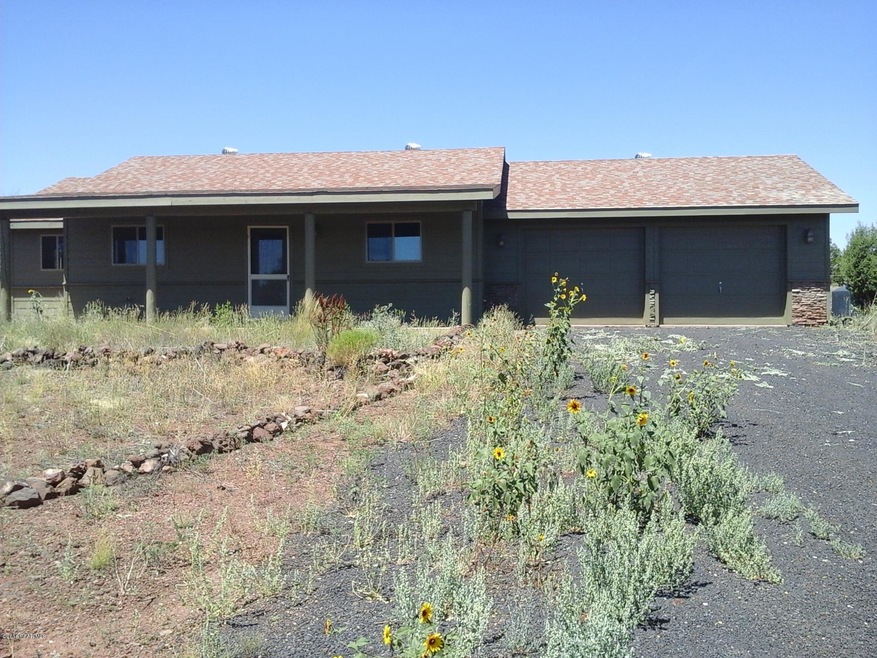 1155 W Halfmoon Ct, Ash Fork, AZ 86320 - photo 1