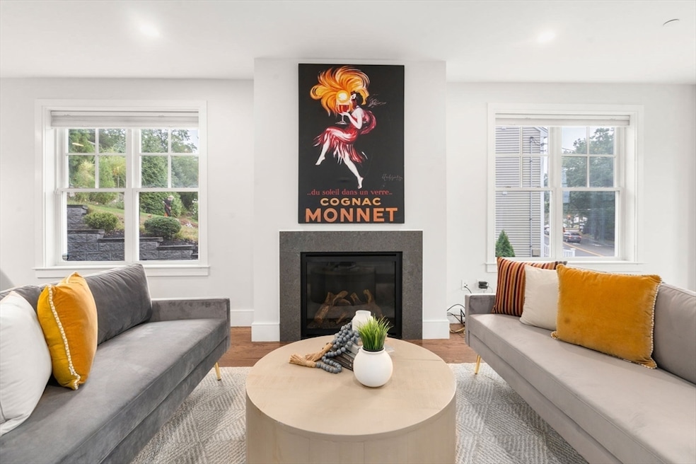 577 Baker St unit 577, West Roxbury, MA 02132 - photo 1