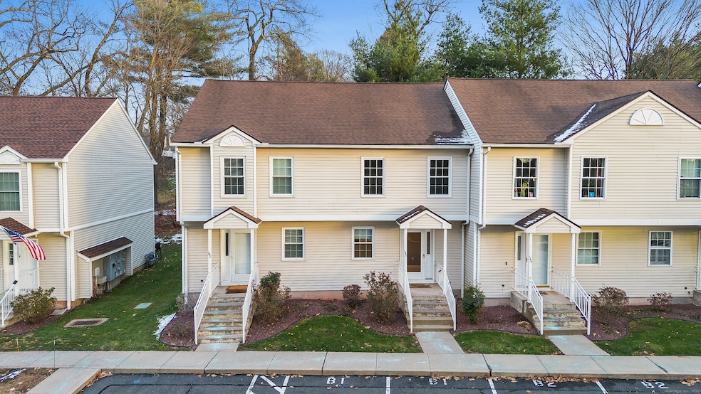 142 Marjorie Ln unit 142, Manchester, CT 06042 - photo 1