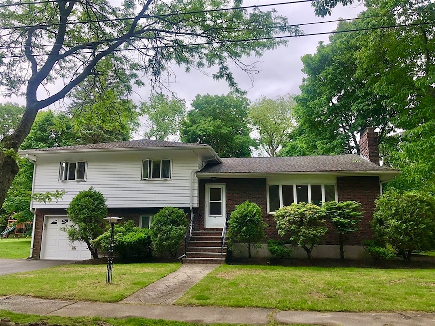 15 Sycamore Rd, Wakefield, MA 01880 - photo 1