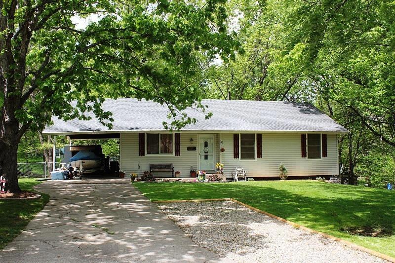 5697 N. MAPLE CT