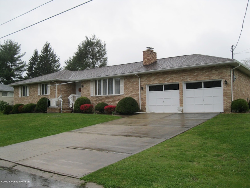 135 Frangorma Dr, Shavertown, PA 18708 - photo 1