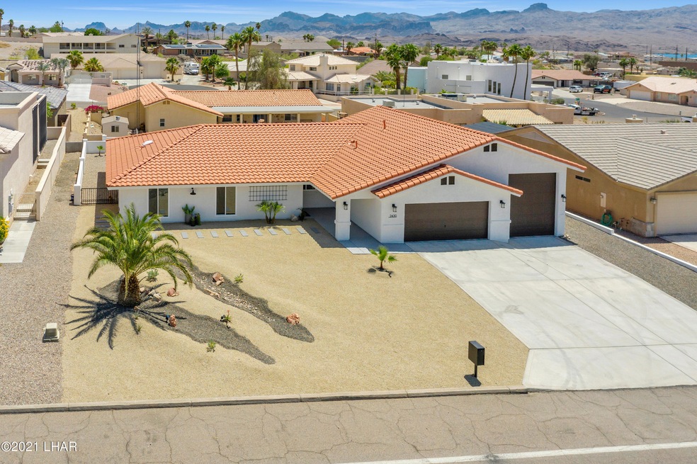 2430 Jamaica Blvd S spacious RV garage