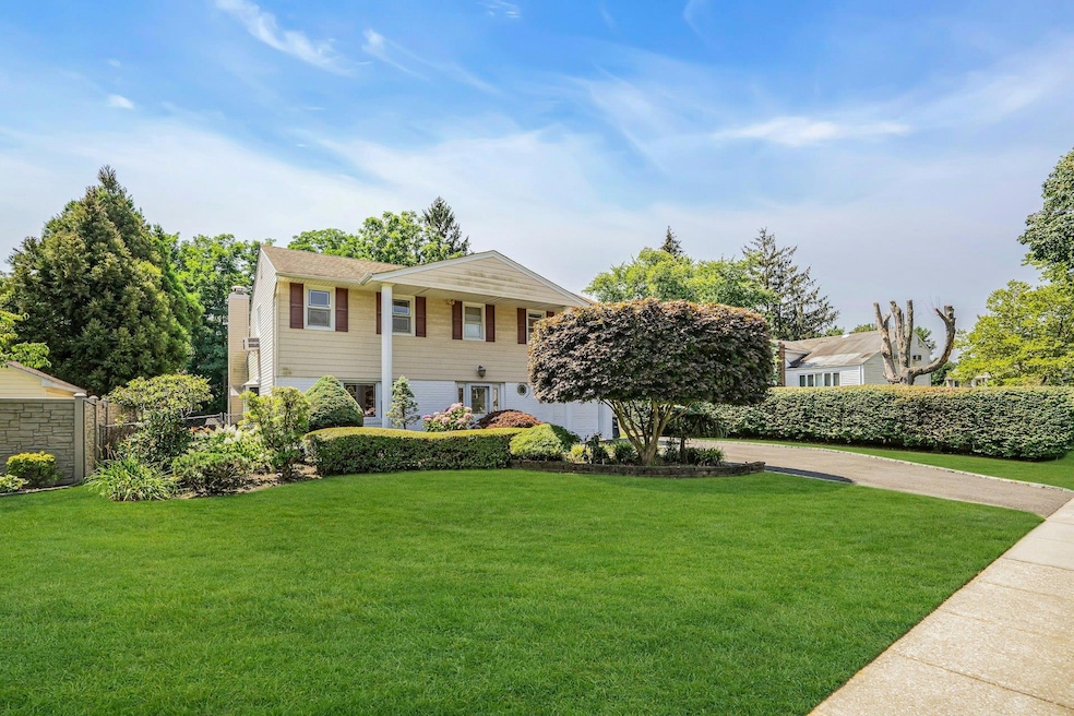 Sold $872,000 • Co-Listing Agent