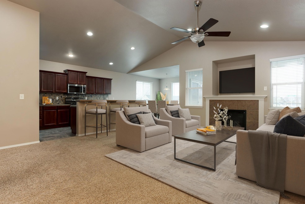 766 NW Green Forest Cir, Redmond, OR 97756 - photo 1